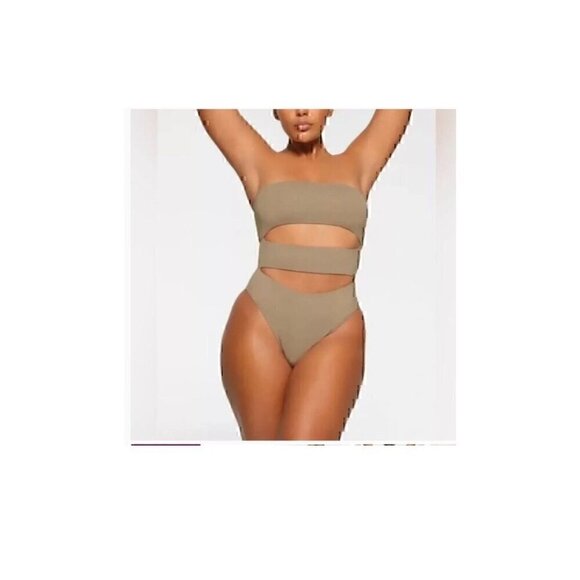 SKIMS PLUS SIZE RECYCLED CUT OUT STAPLESS MONOKINI DESERT SWIMSUIT 4X - Picture 2 of 5
